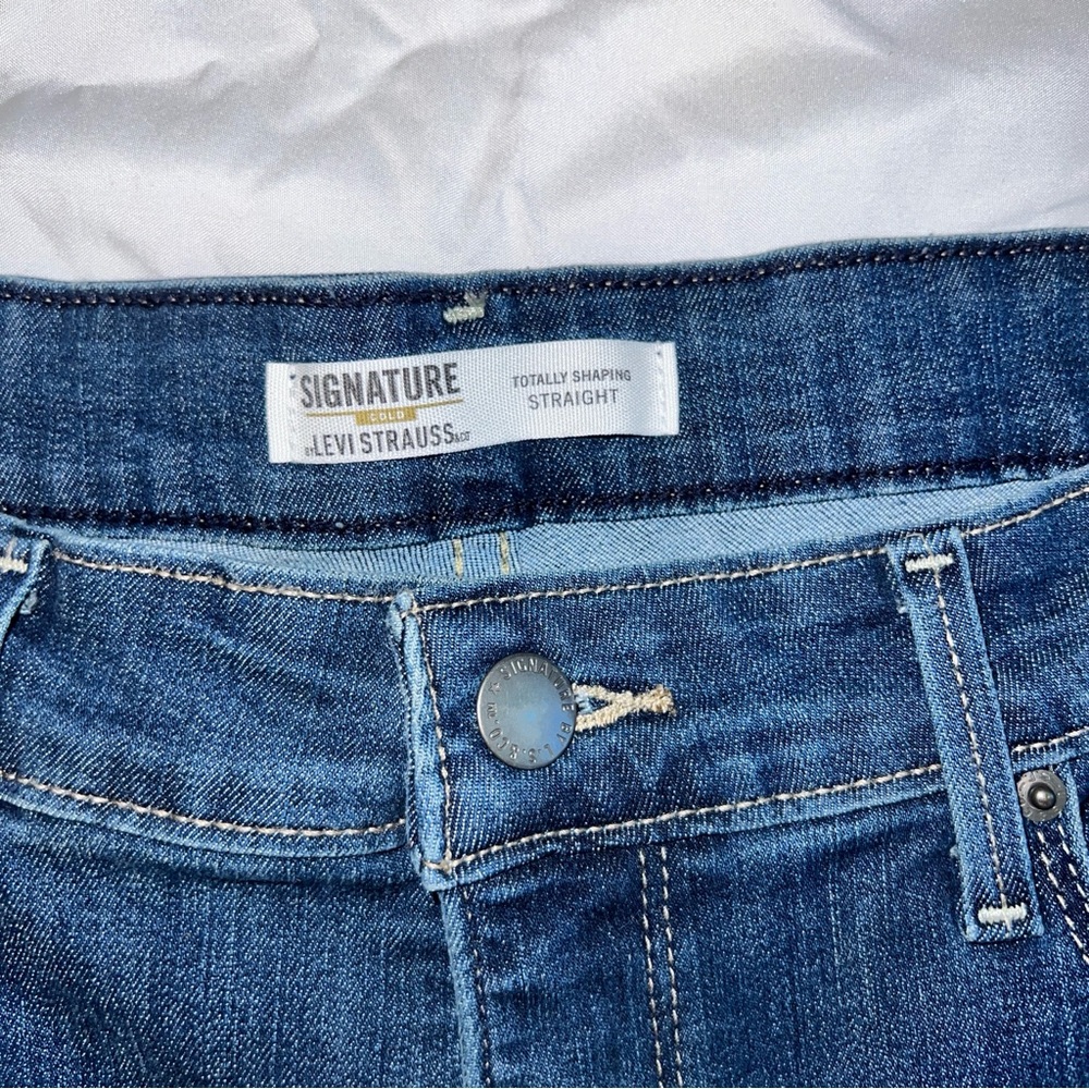 NEW Levi Strauss Signature Classic Blue Denim totally shaping straight* - Picture 3 of 6